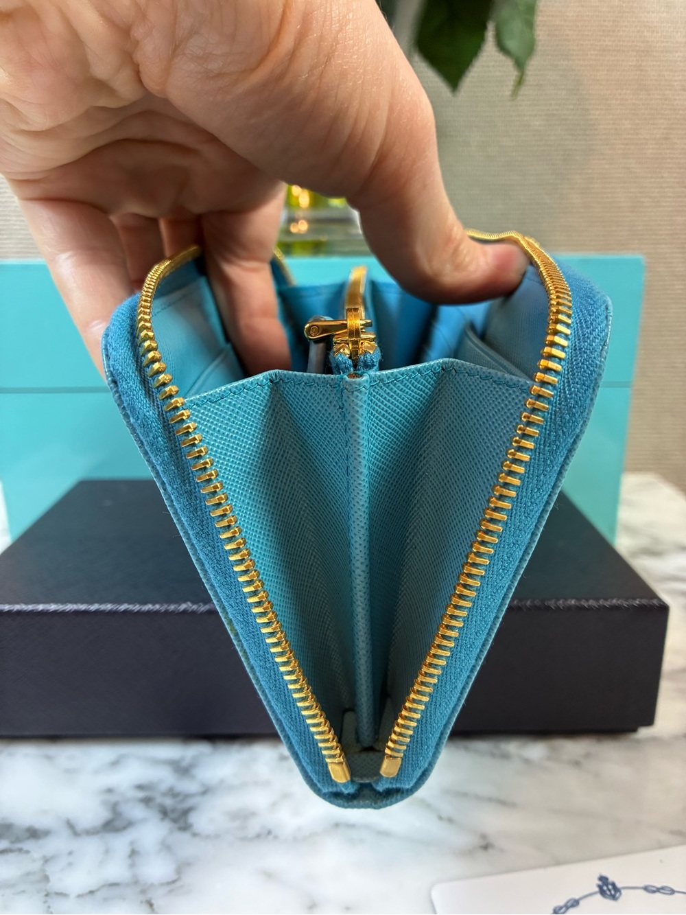 Prada Voyage Blue Saffiano Leather Zip Around Wallet - Pristine Condition - Picture 9 of 13